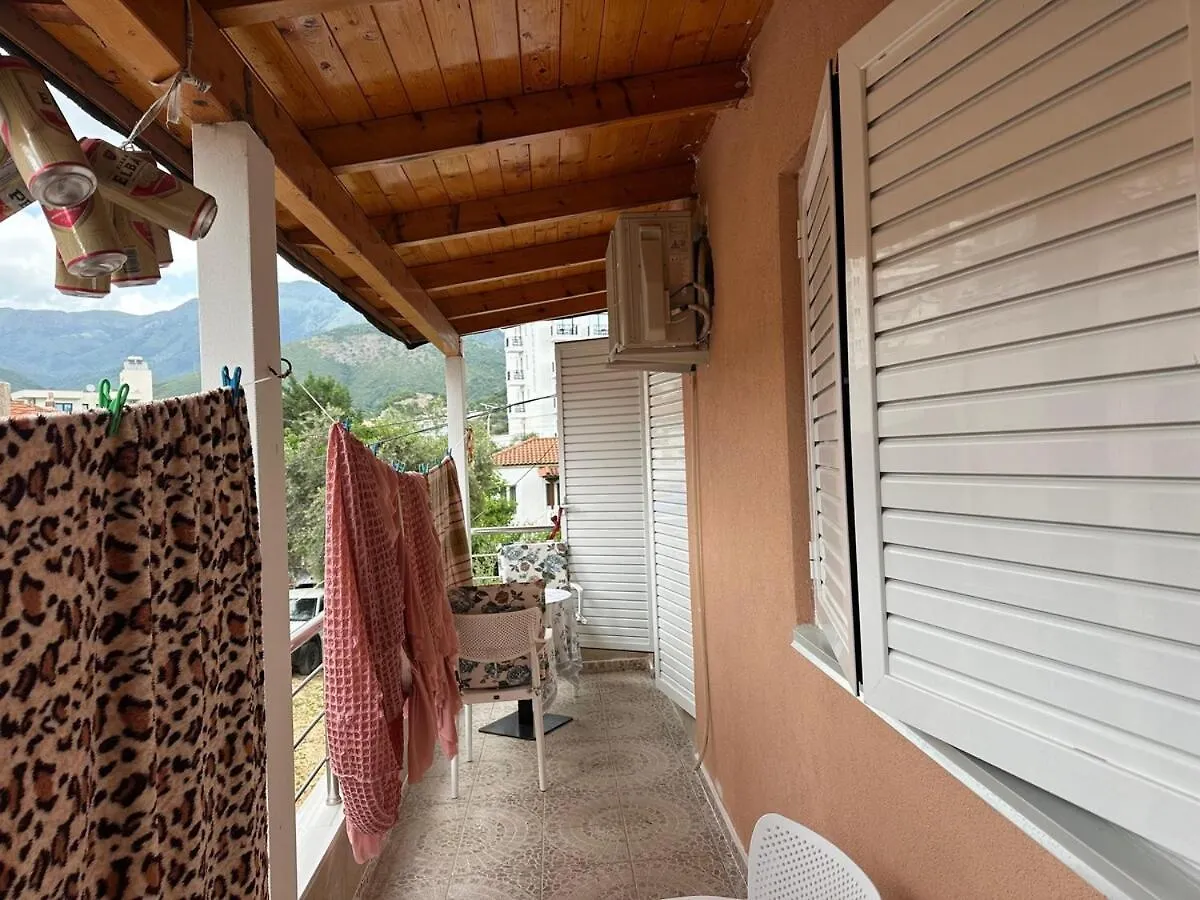 Apartment Qender Himare 0*,  Albania
