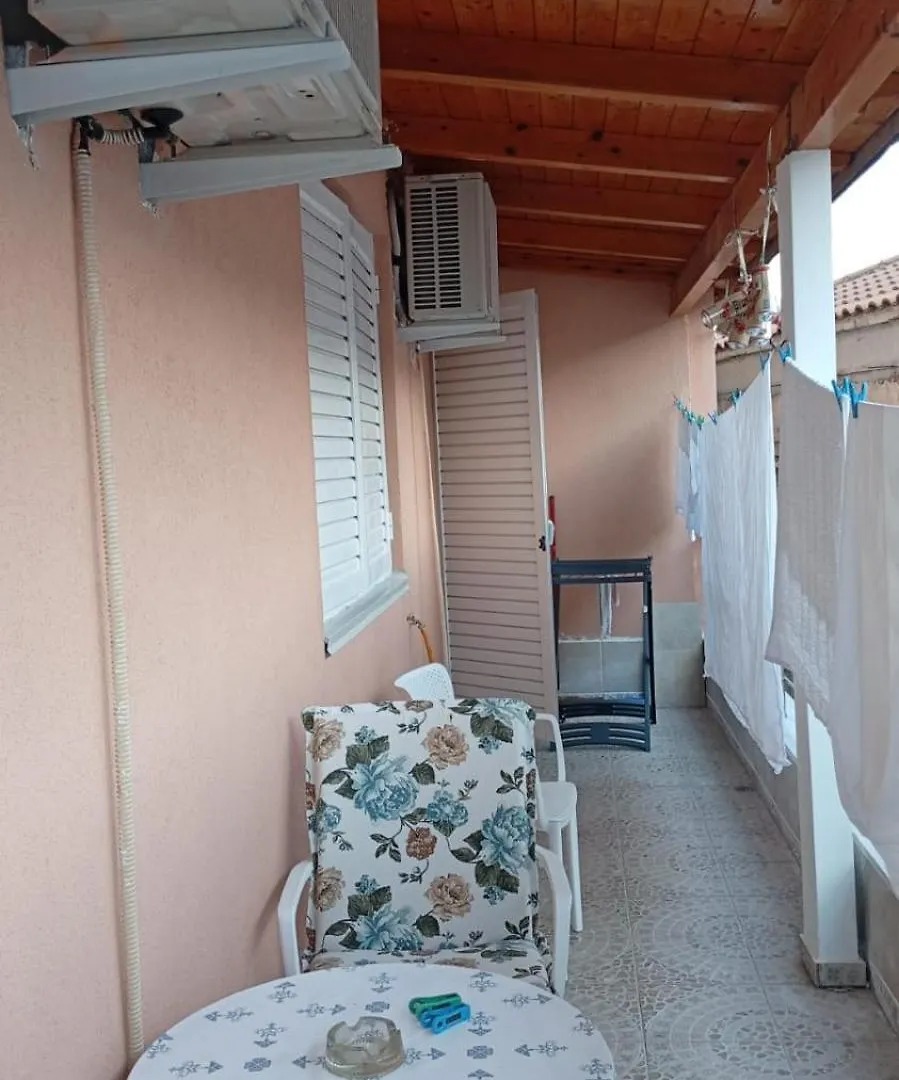 Apartment Qender Himare 0*,